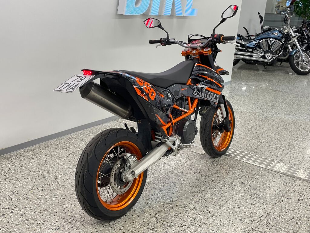 Ktm 690 2015 Oranssi