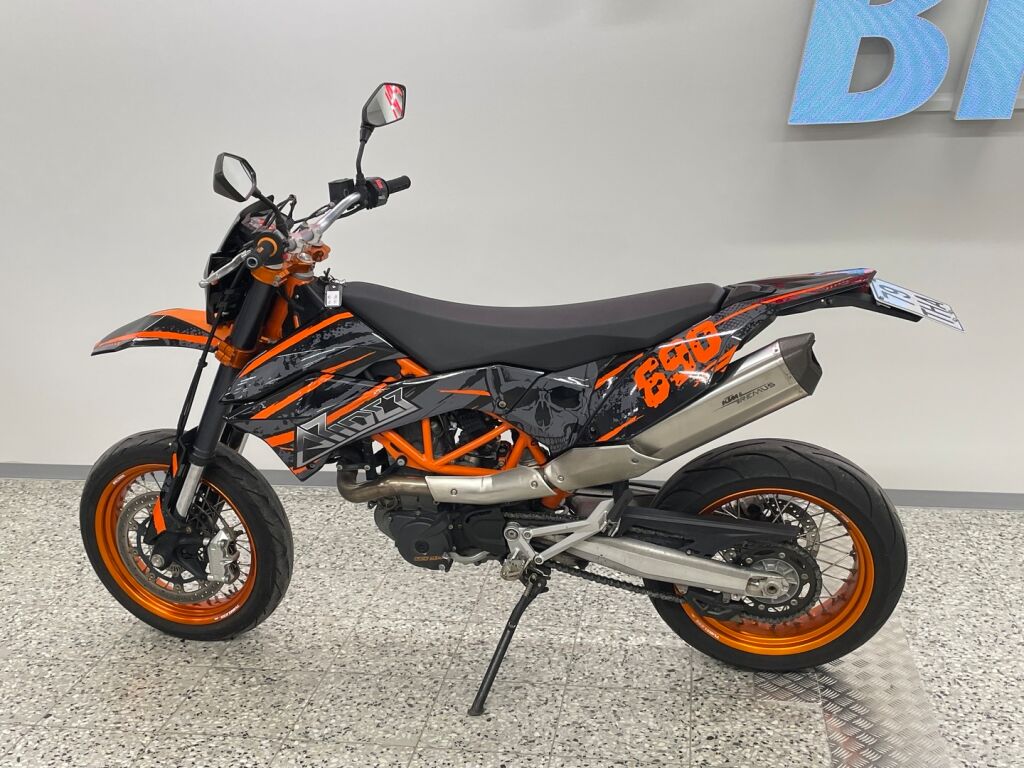 Ktm 690 2015 Oranssi