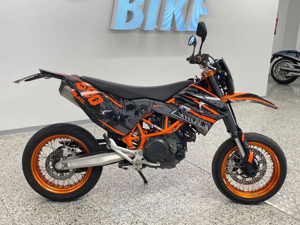 Ktm 690 2015 Oranssi