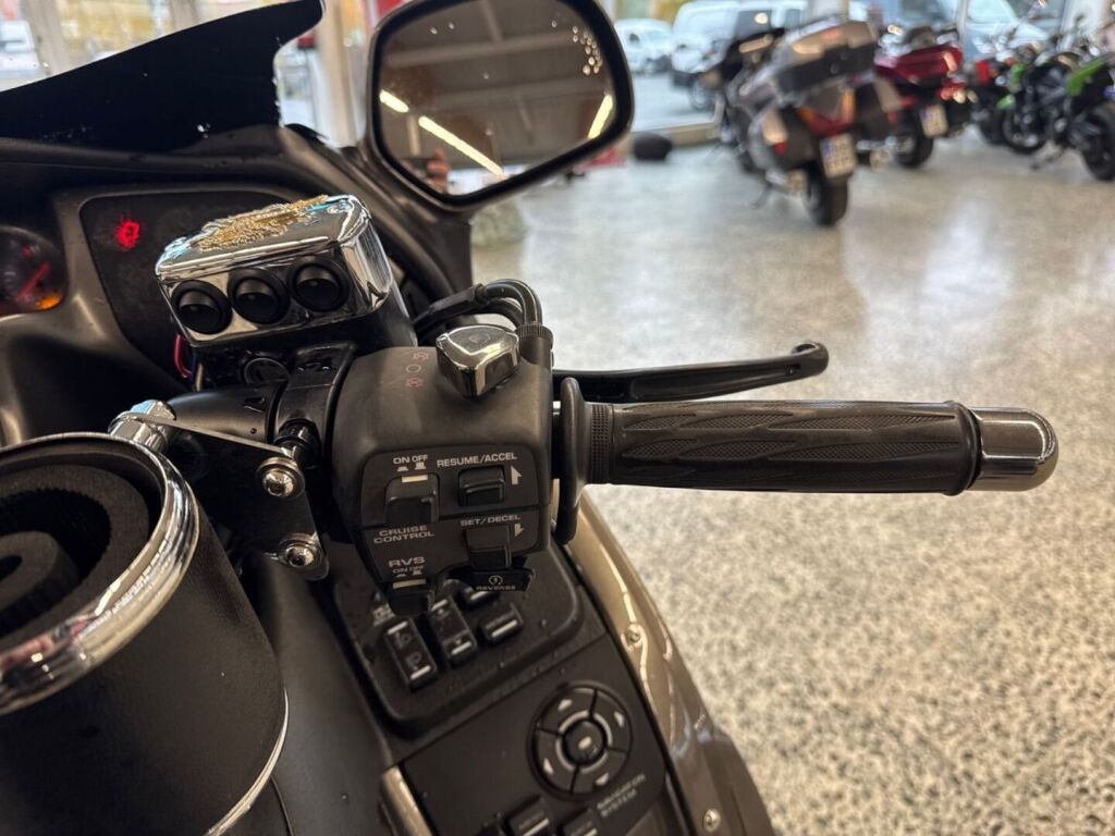 Honda GL 2011 