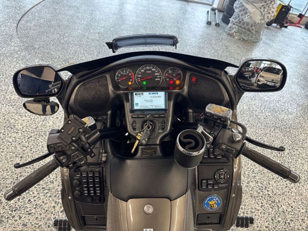 Honda GL 2011 