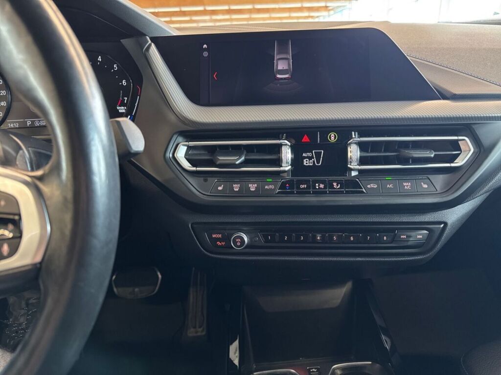 BMW 218 2021 Valkoinen