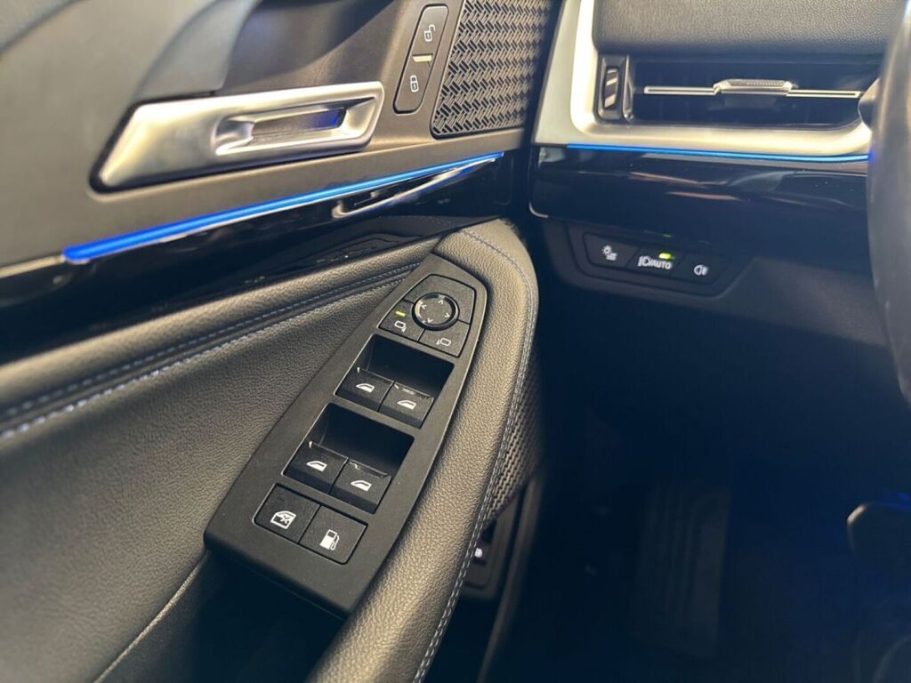 BMW 225 2023 Sininen