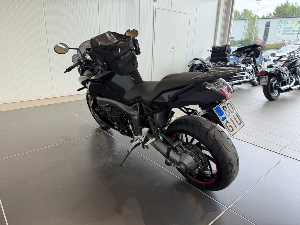 BMW K 2013 Musta