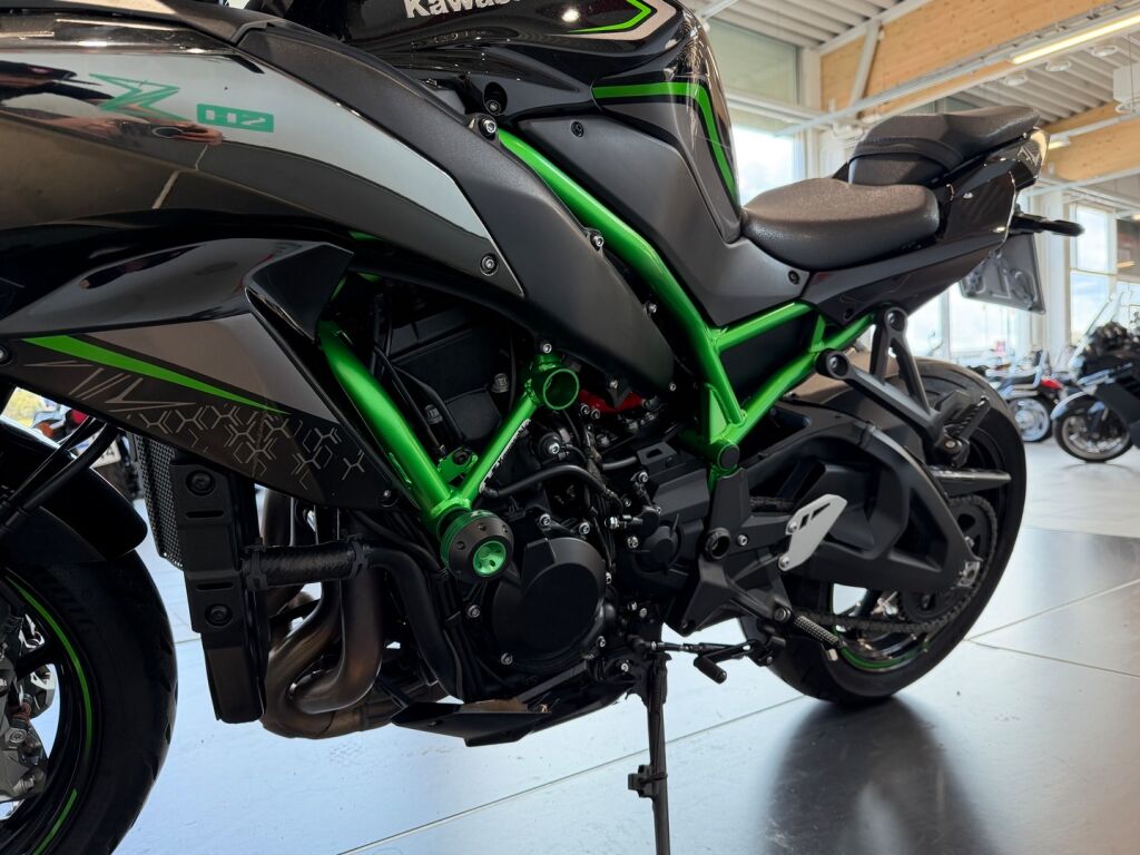 Kawasaki Z 2020 Musta