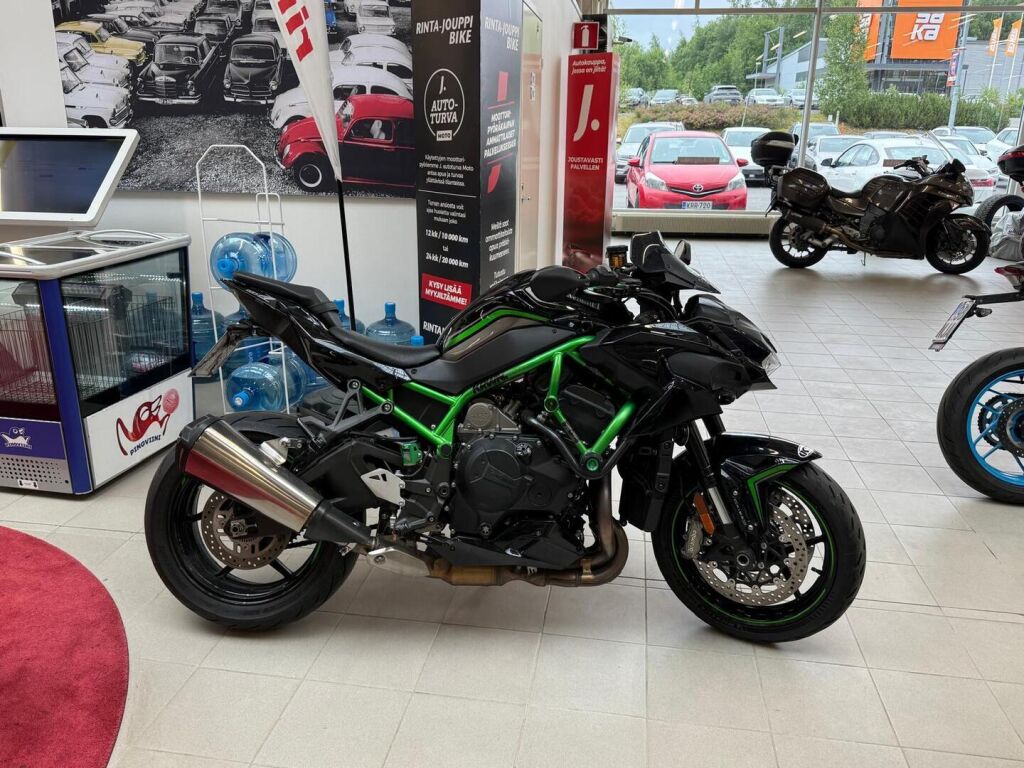 Kawasaki Z 2020 Musta