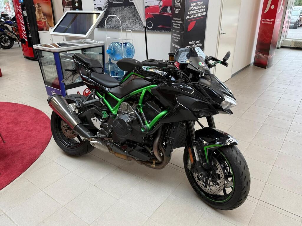 Kawasaki Z 2020 Musta
