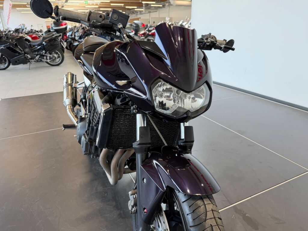 Kawasaki Z 2004 Musta