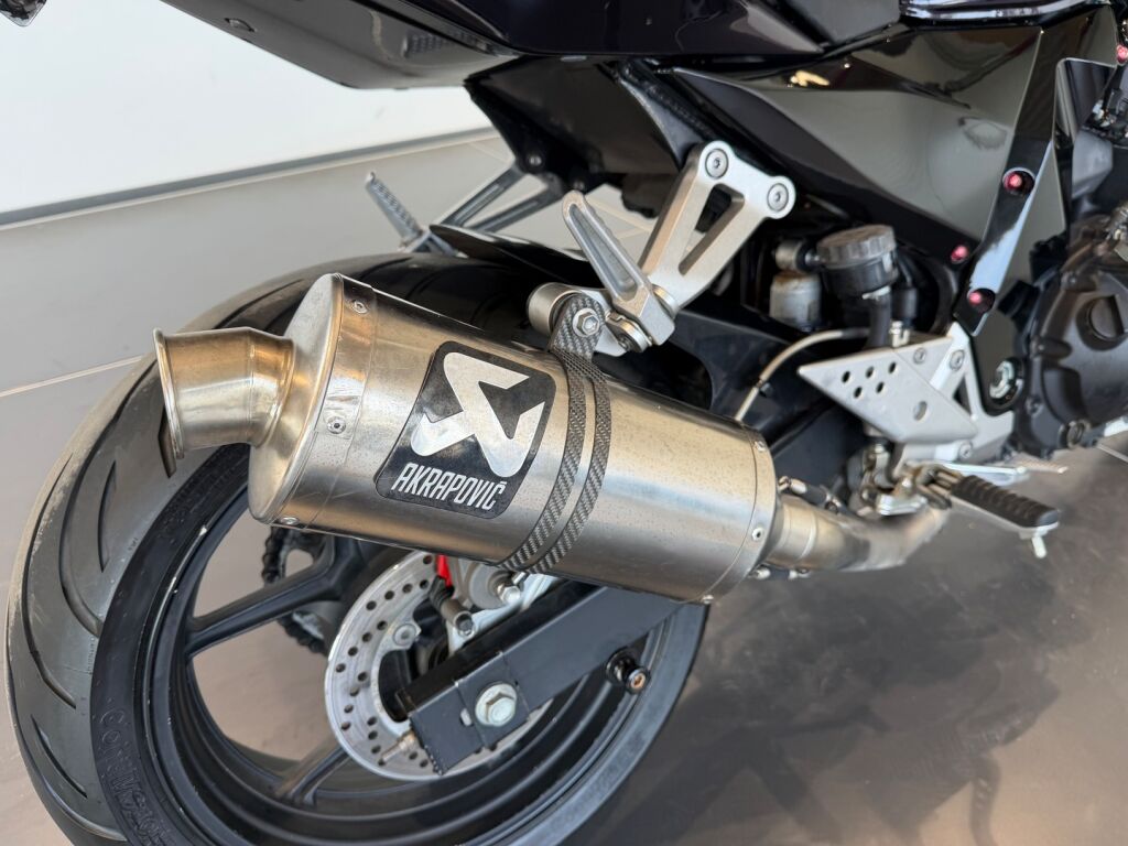 Kawasaki Z 2004 Musta