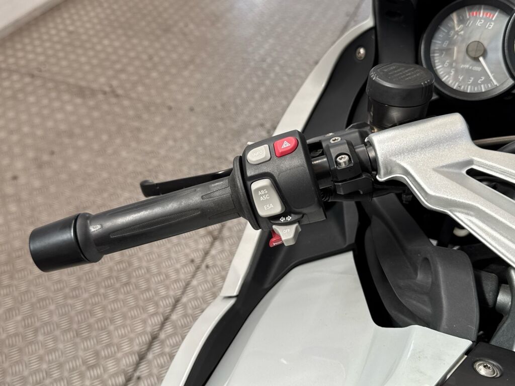 BMW K 2010 Valkoinen