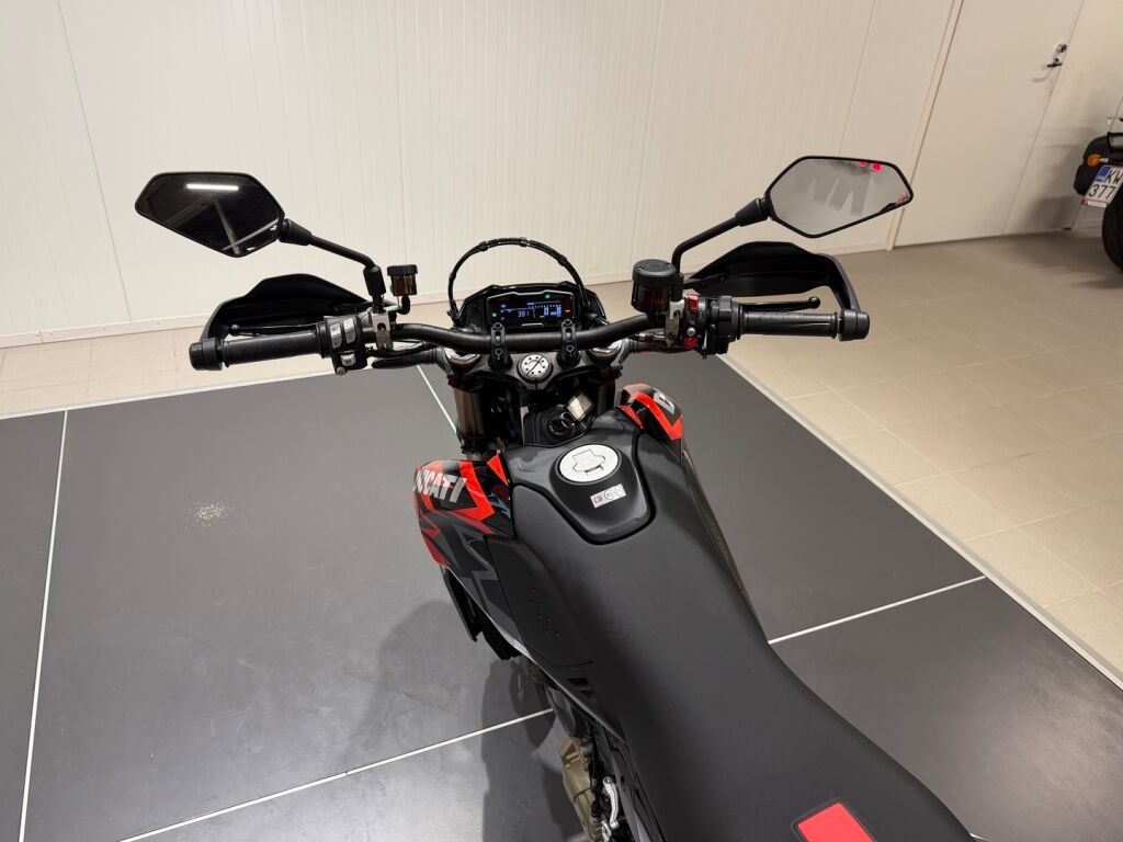 Ducati HYPERMOTARD 2025 