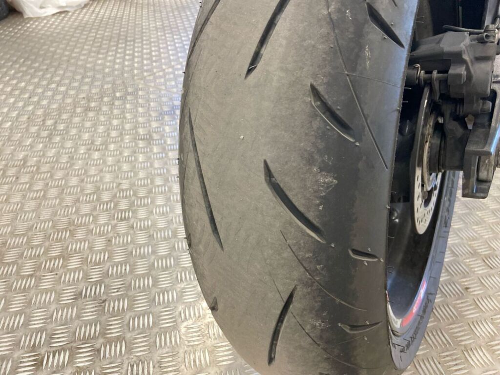 BMW S 2014 Punainen