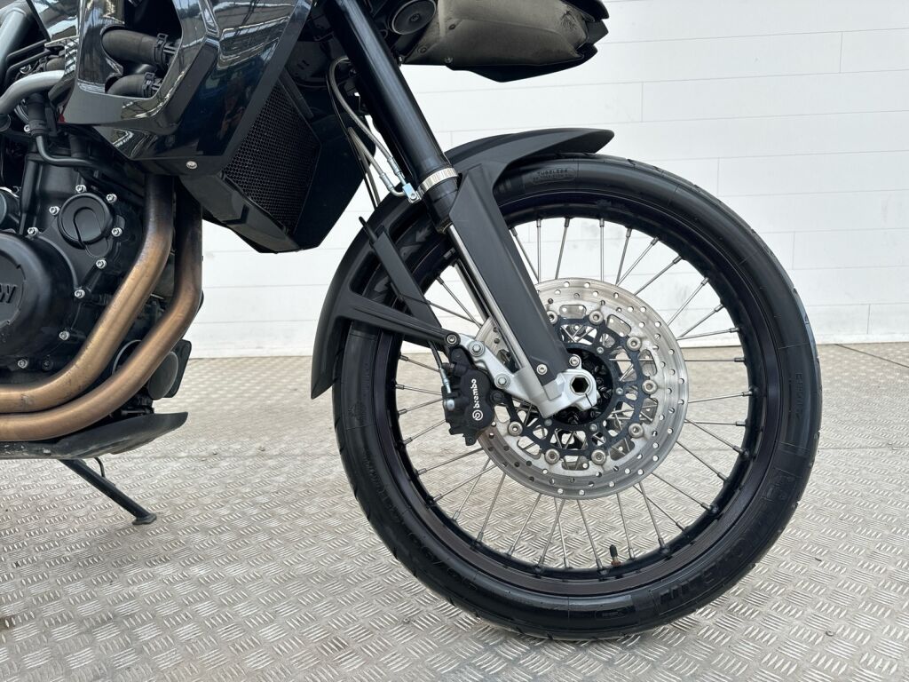 BMW F 2012 