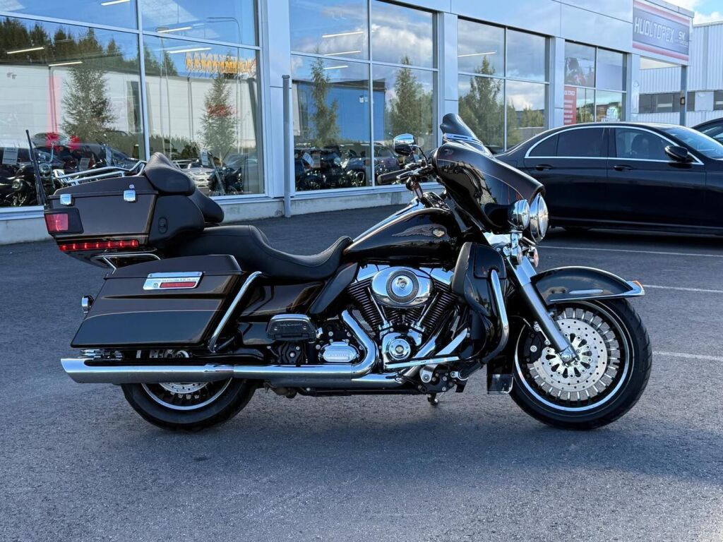 Harley-davidson TOURING 2013 Ruskea (beige)