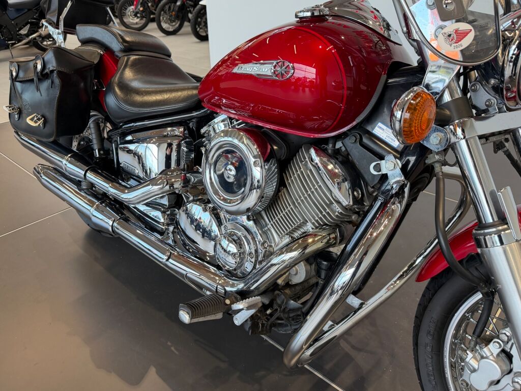 Yamaha XVS 2000 Punainen