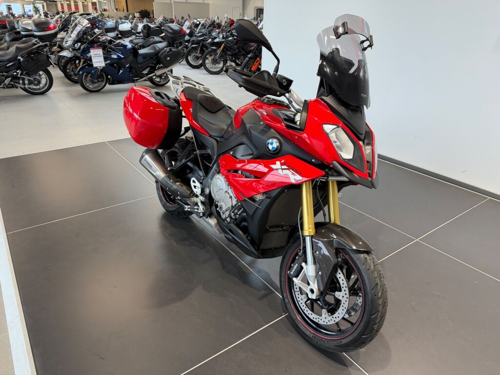 BMW S 2016 