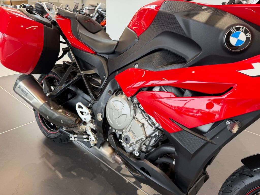 BMW S 2016 