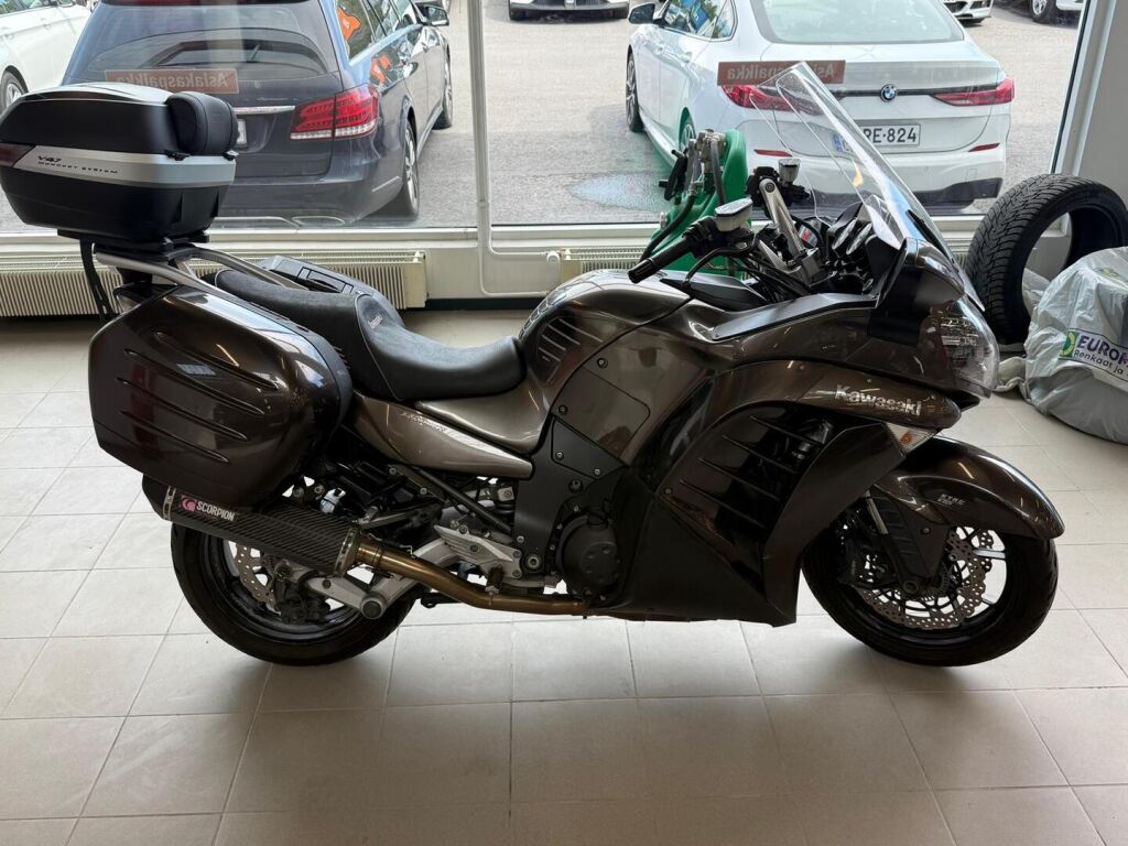 Kawasaki GTR 2010 Harmaa