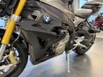 BMW S 2017 Punainen