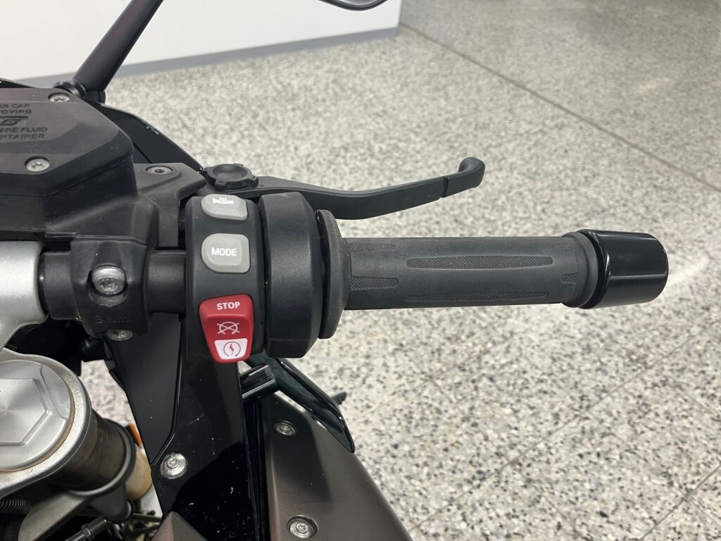 BMW R 2018 moniväri