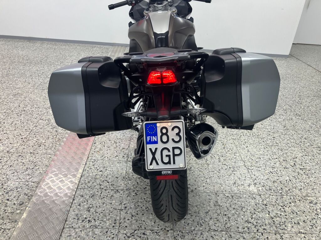 BMW R 2018 moniväri