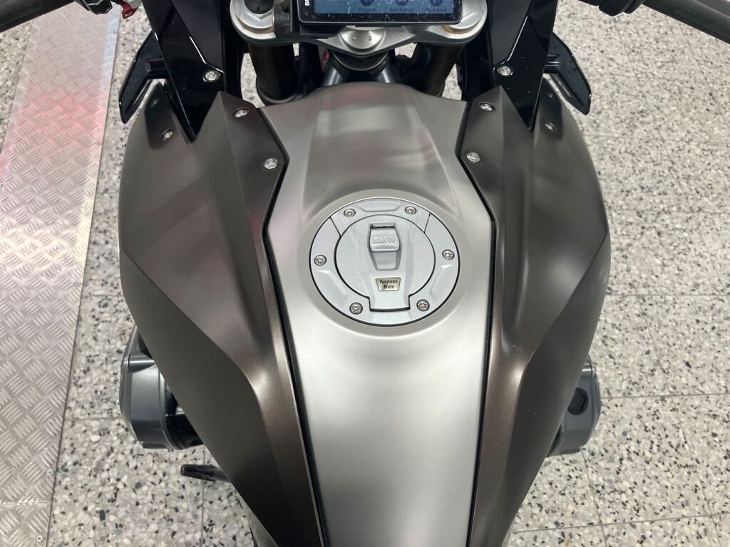 BMW R 2018 moniväri