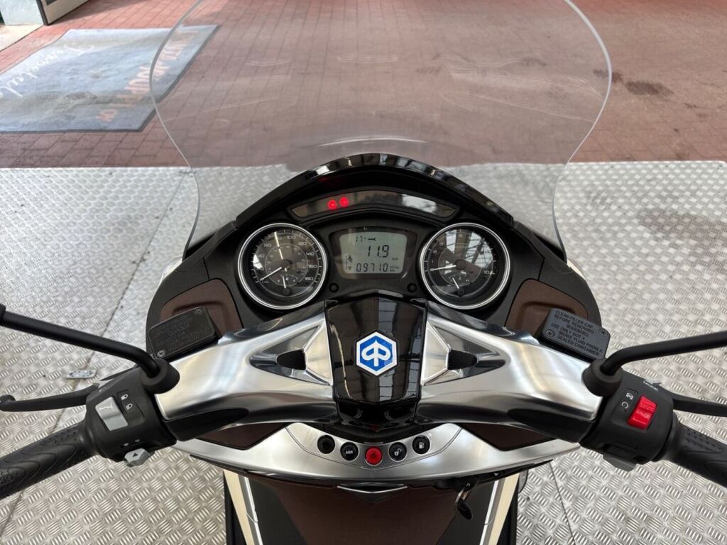 Piaggio X10 2017 TJ V 8