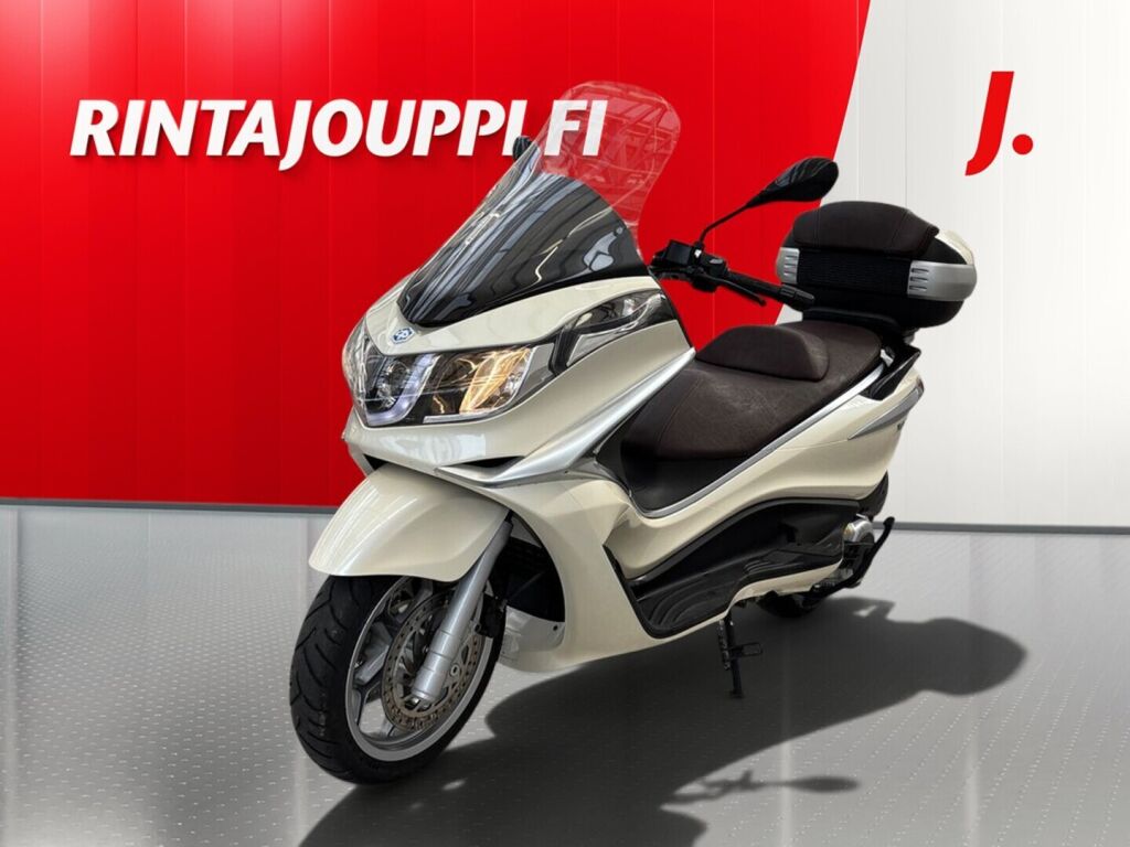 Piaggio X10 2017 TJ V 8