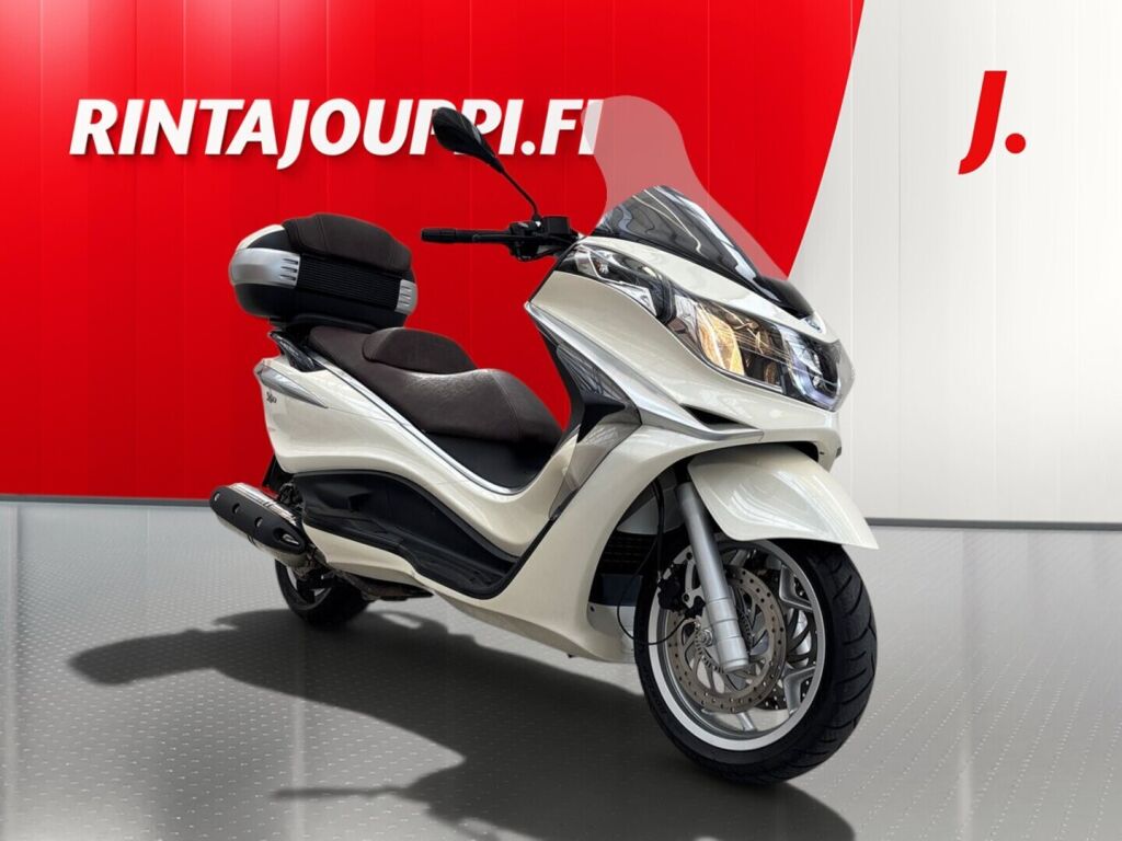 Piaggio X10 2017 TJ V 8