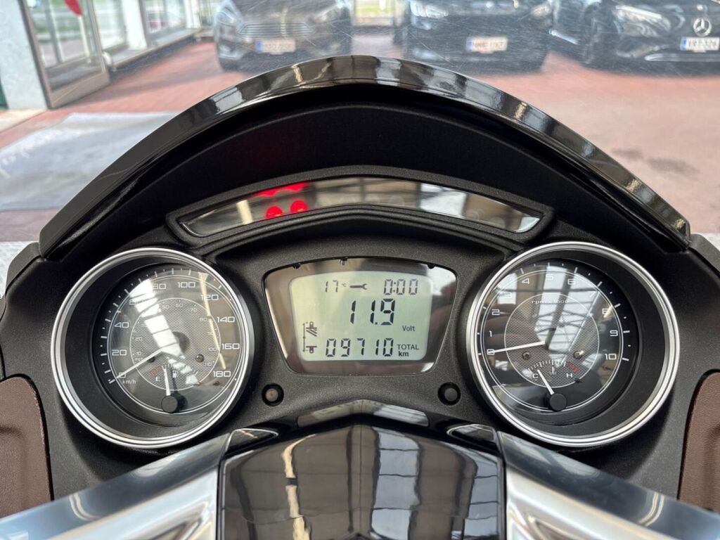 Piaggio X10 2017 TJ V 8