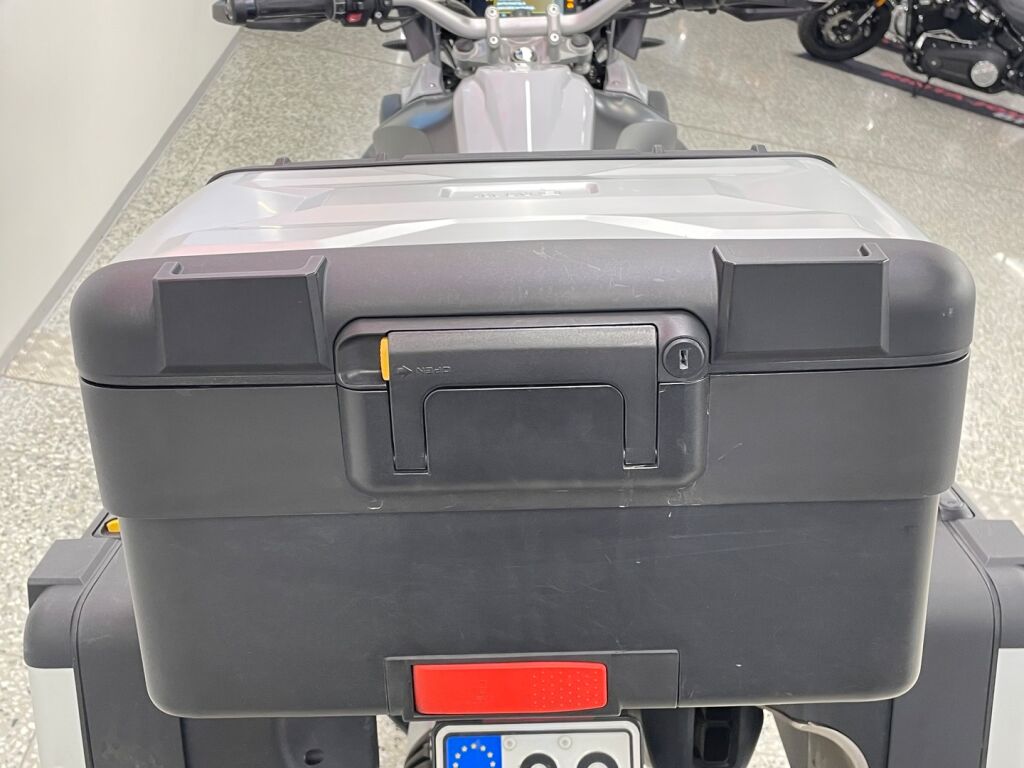 BMW R 2018 Valkoinen