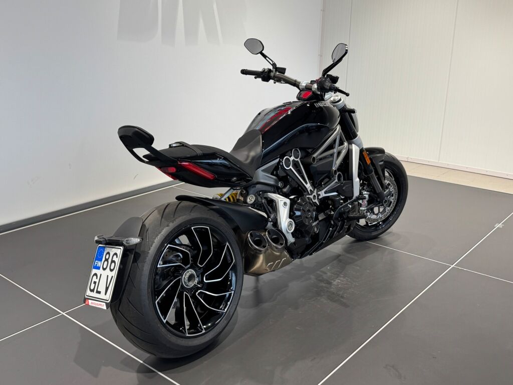 Ducati XDIAVEL 2018 Musta