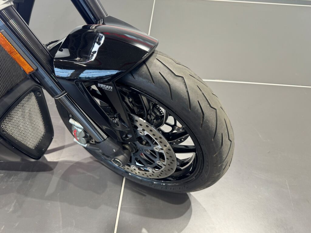 Ducati XDIAVEL 2018 Musta