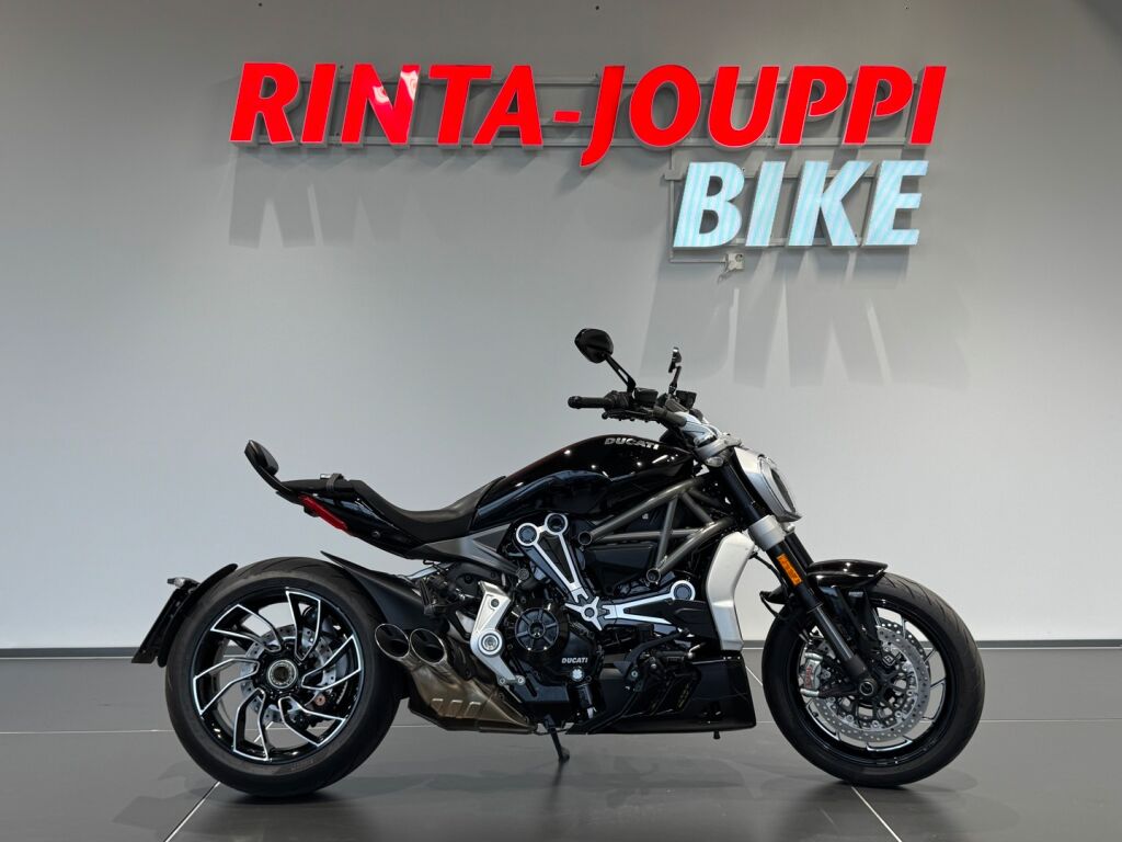 Ducati XDIAVEL 2018 Musta