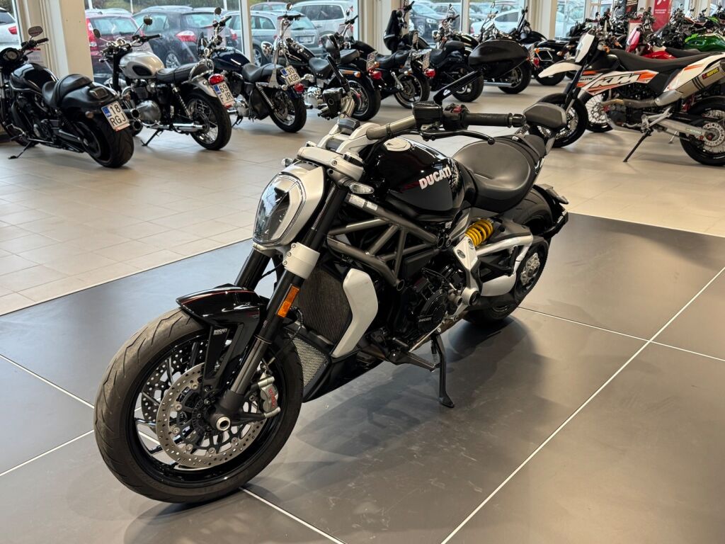 Ducati XDIAVEL 2018 Musta