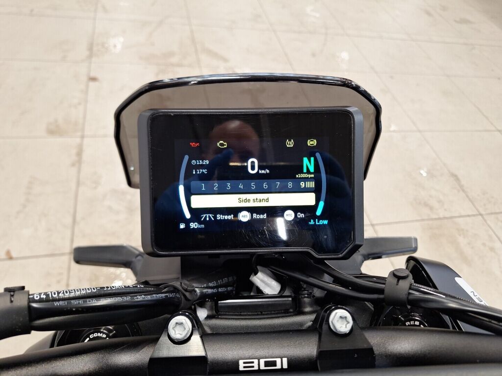 Husqvarna SVARTPILEN 2024 