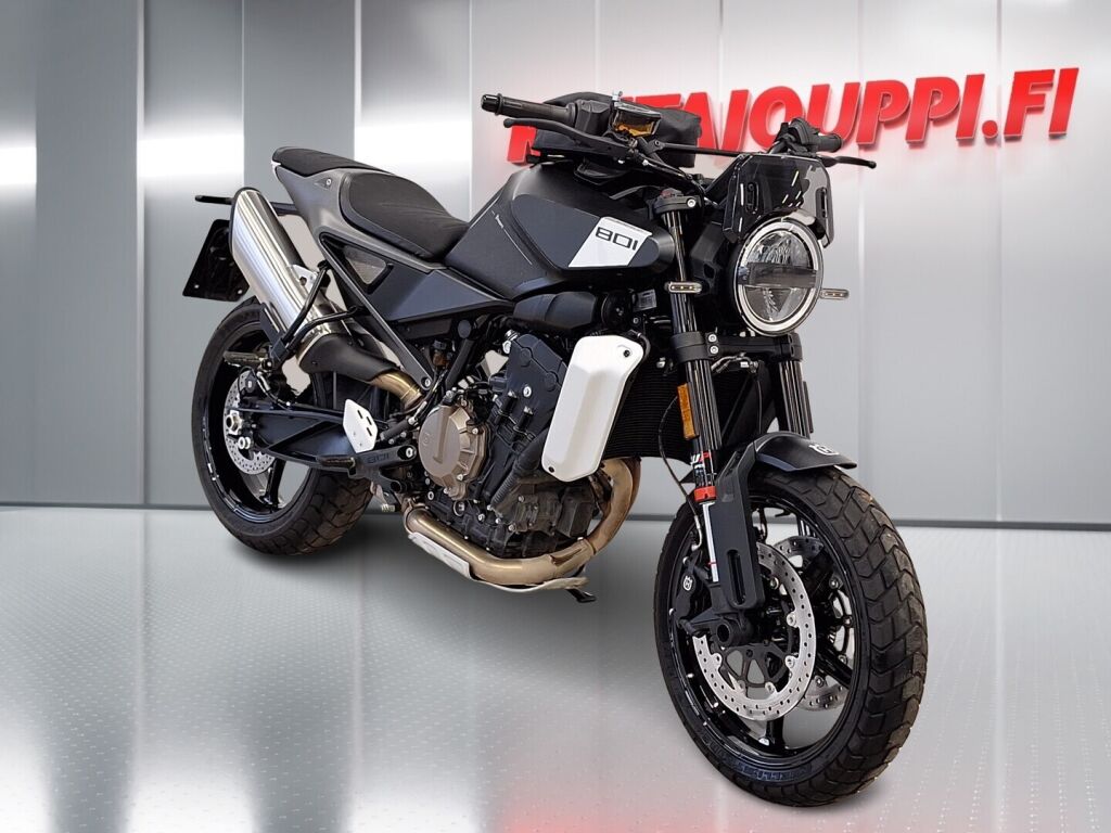 Husqvarna SVARTPILEN 2024 