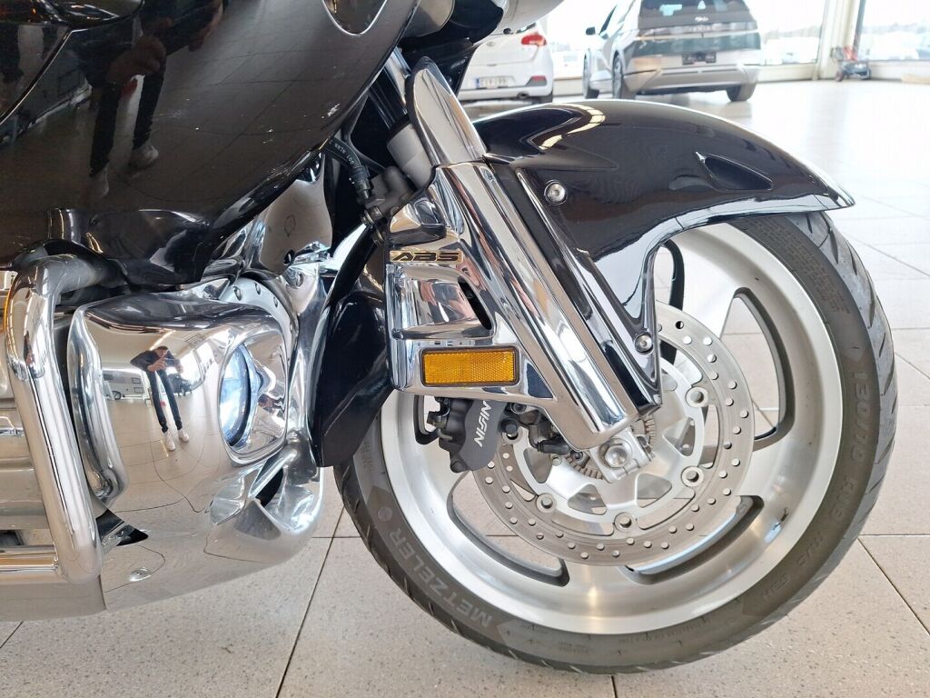 Honda GL 2005 Musta