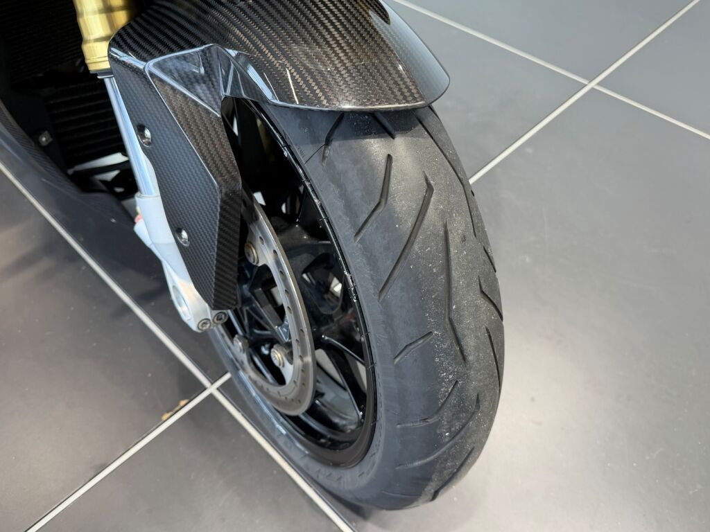 BMW S 2011 Keltainen