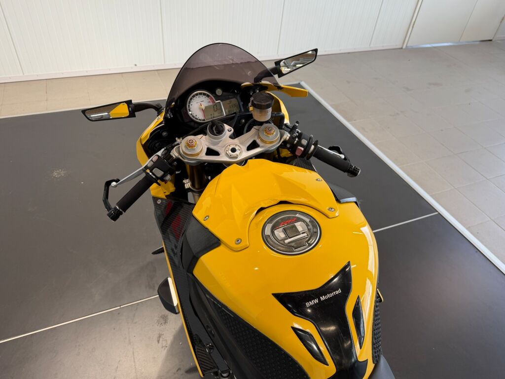 BMW S 2011 Keltainen