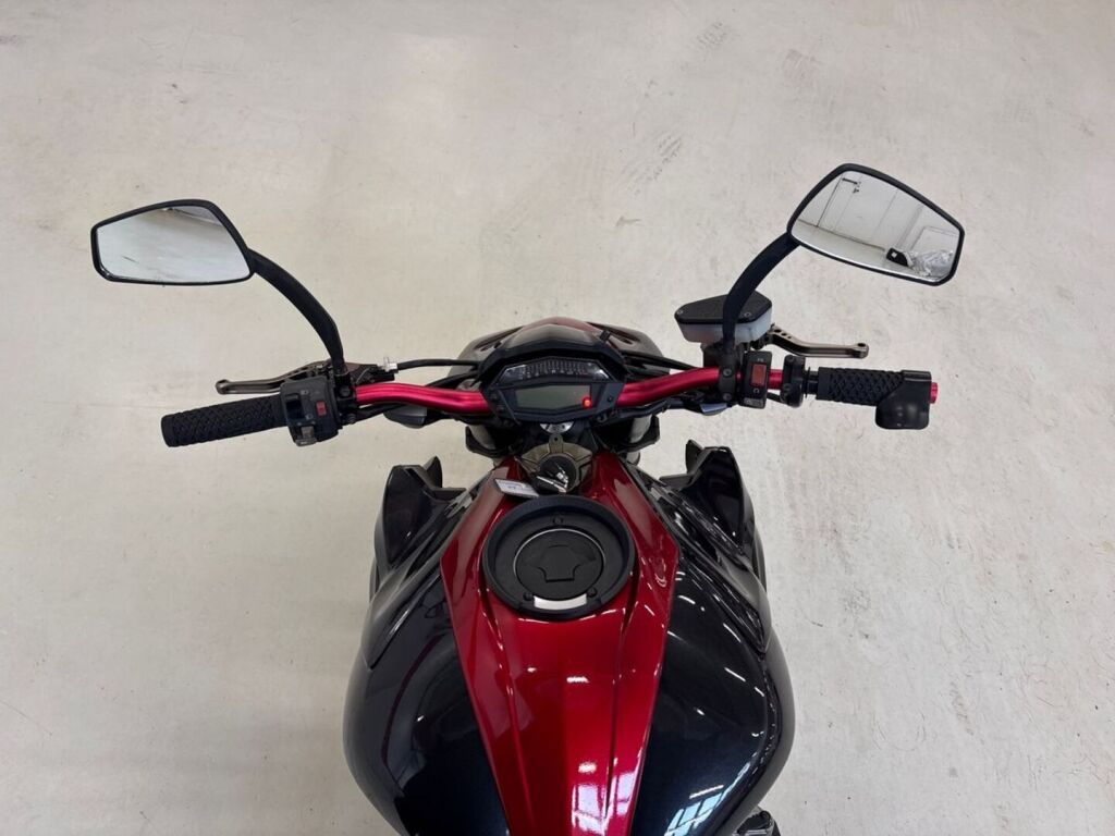 Kawasaki Z 2015 Musta