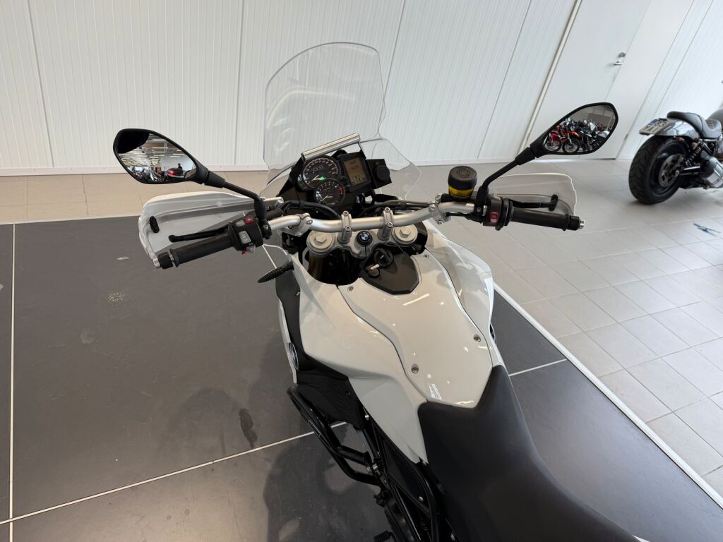 BMW F 2013 Valkoinen