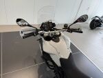 BMW F 2013 Valkoinen
