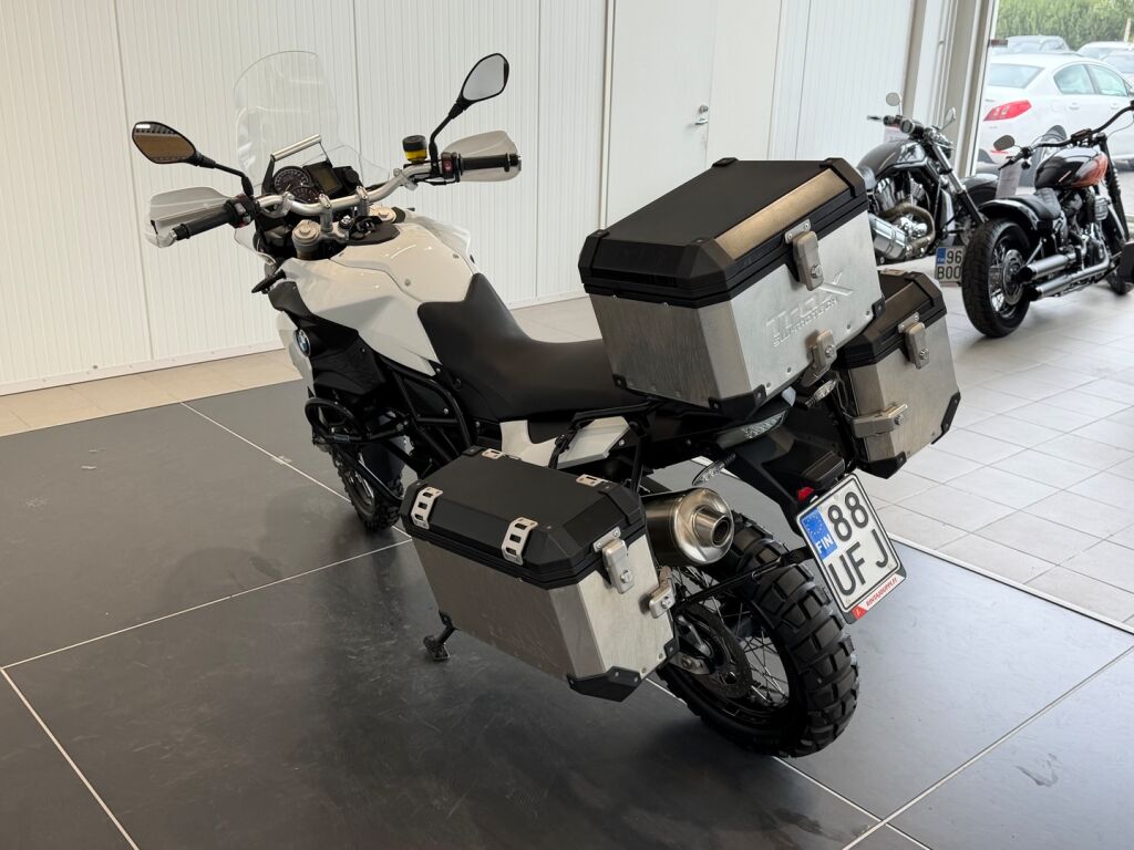 BMW F 2013 Valkoinen