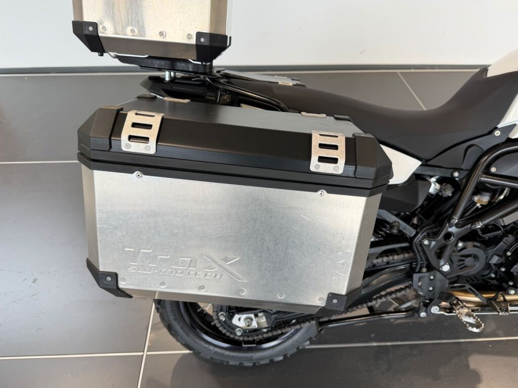BMW F 2013 Valkoinen