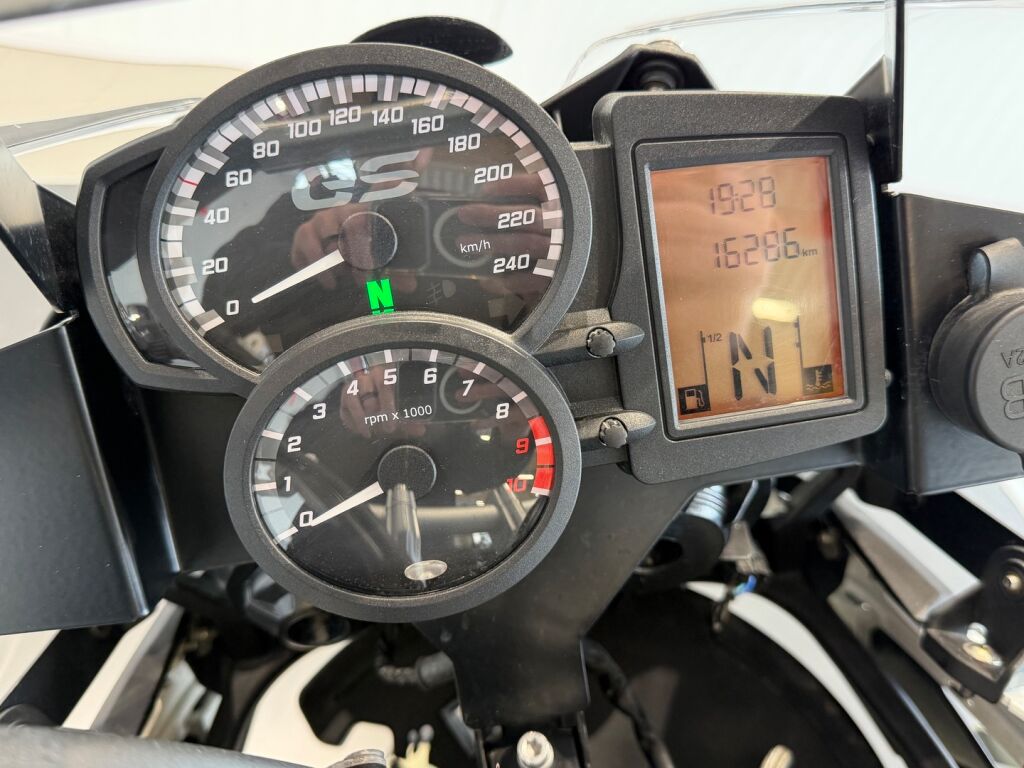 BMW F 2013 Valkoinen