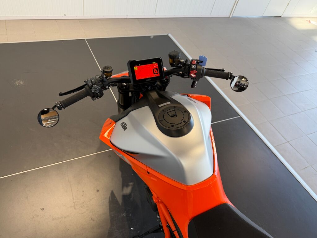 Ktm 1290 2022 Oranssi