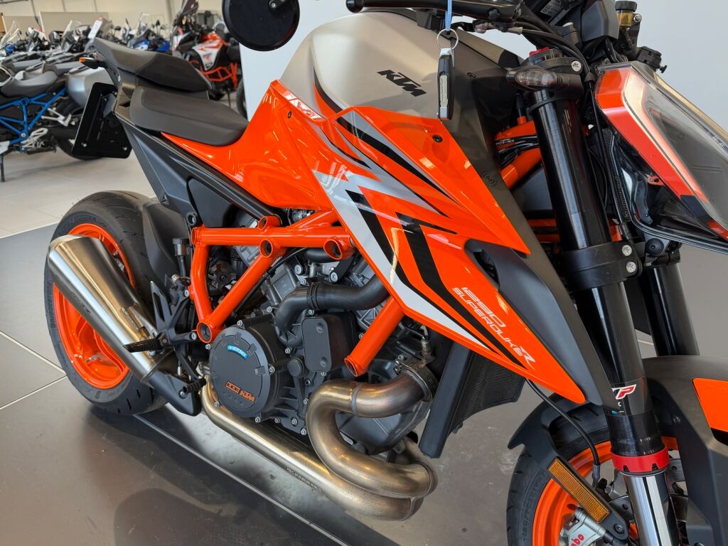 Ktm 1290 2022 Oranssi