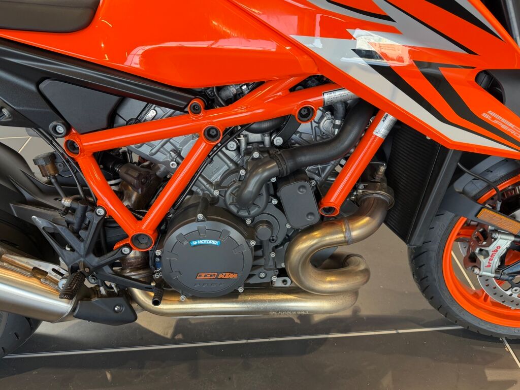 Ktm 1290 2022 Oranssi