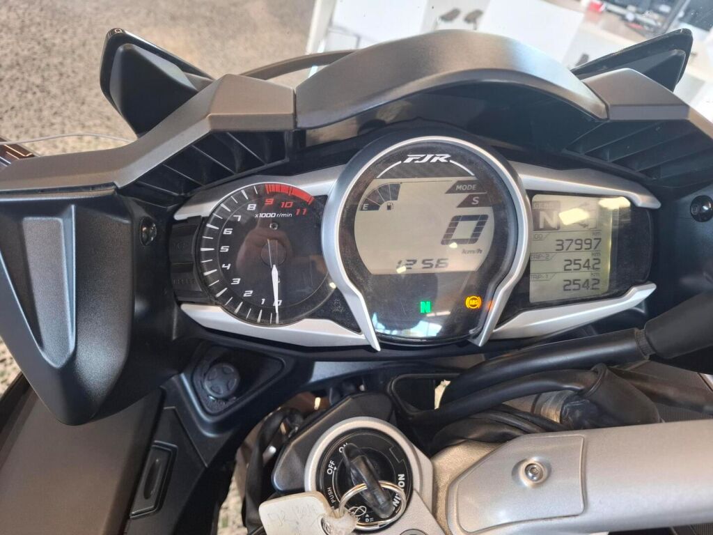 Yamaha FJR 2014 TJ V 24